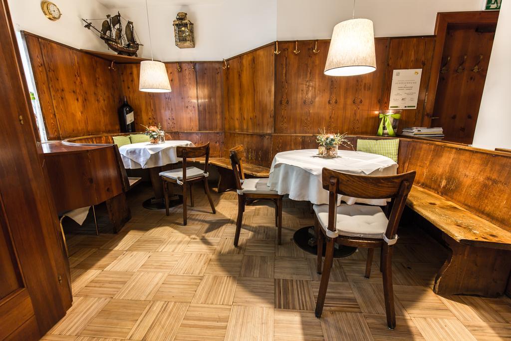 Familie Hopfeld - Hotel Dreikoenigshof Штокерау Екстер'єр фото