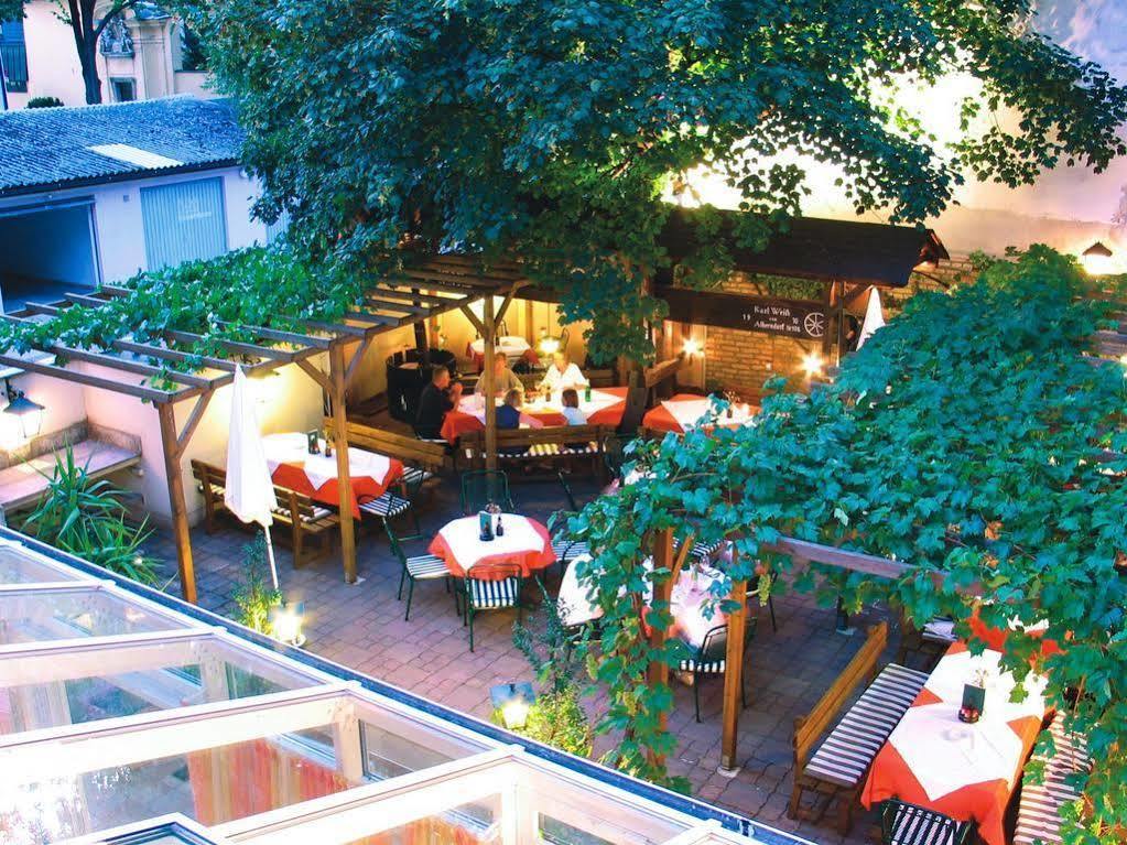 Familie Hopfeld - Hotel Dreikoenigshof Штокерау Екстер'єр фото